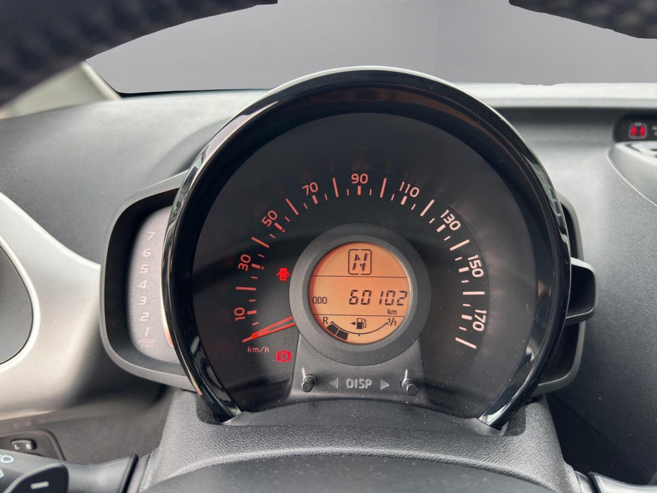 Toyota Aygo 5p 1.0 x-play m-mt