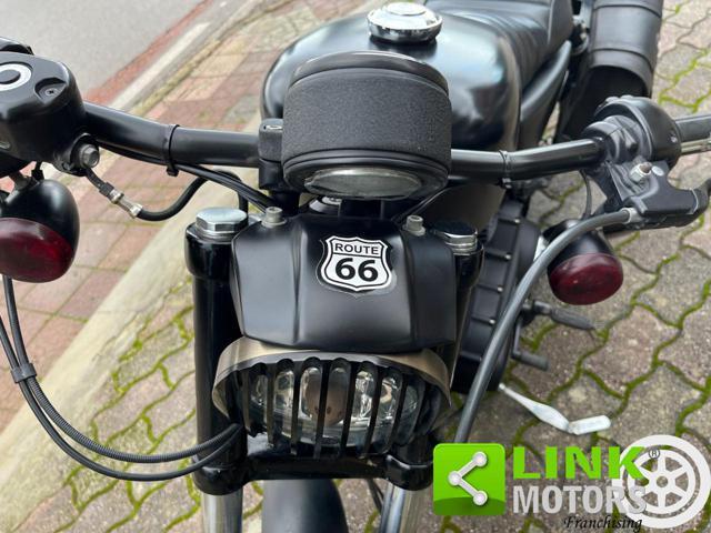 HARLEY-DAVIDSON 883 Sportster XL Iron