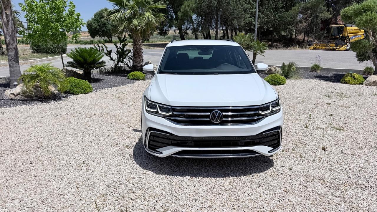 Volkswagen Tiguan 2.0 TDI 150 CV SCR DSG R-Line