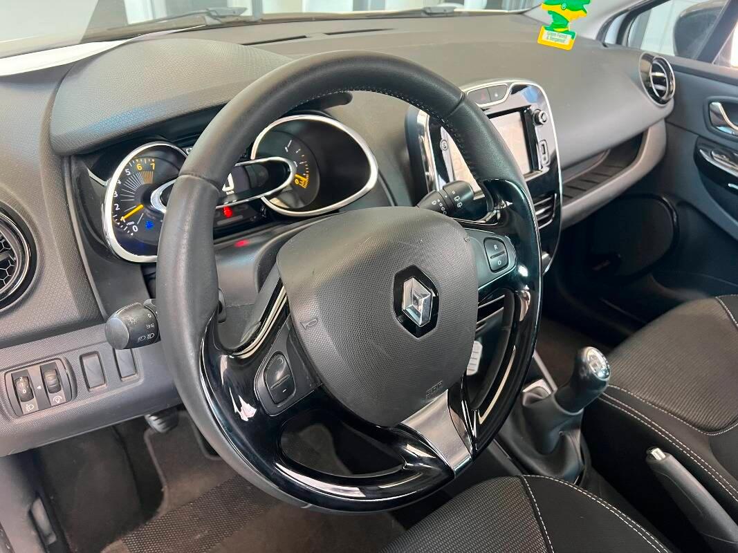 Renault Clio 1.2 Wave 75cv