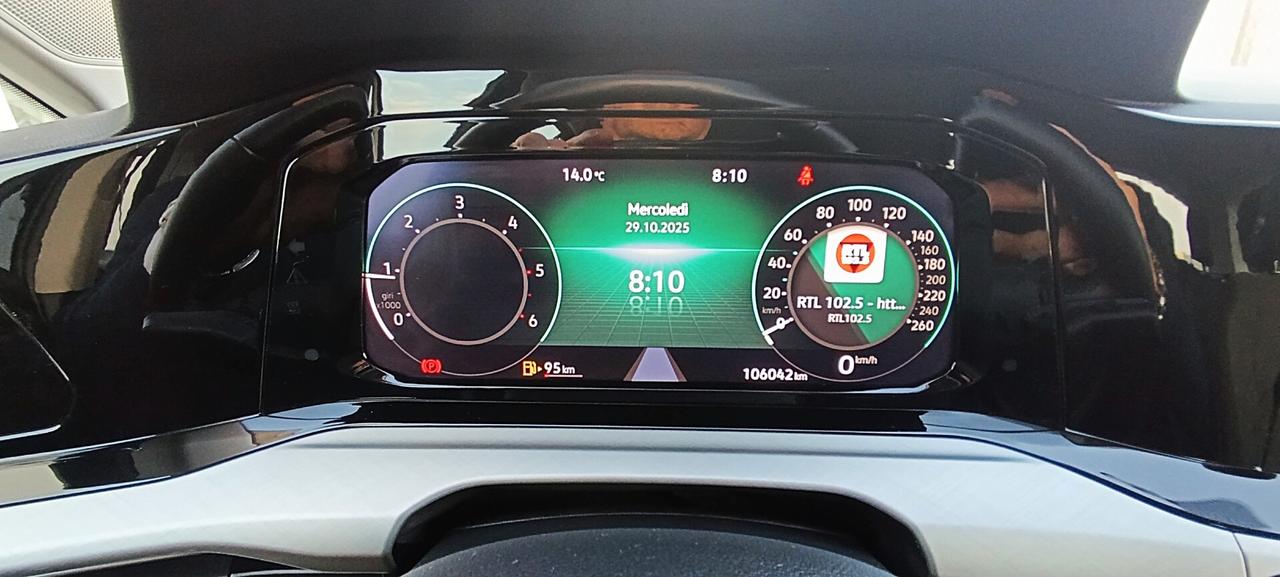 Volkswagen Golf 8 2.0 TDI 115 CV SCR Life - Service Volkswagen - Euro 6d