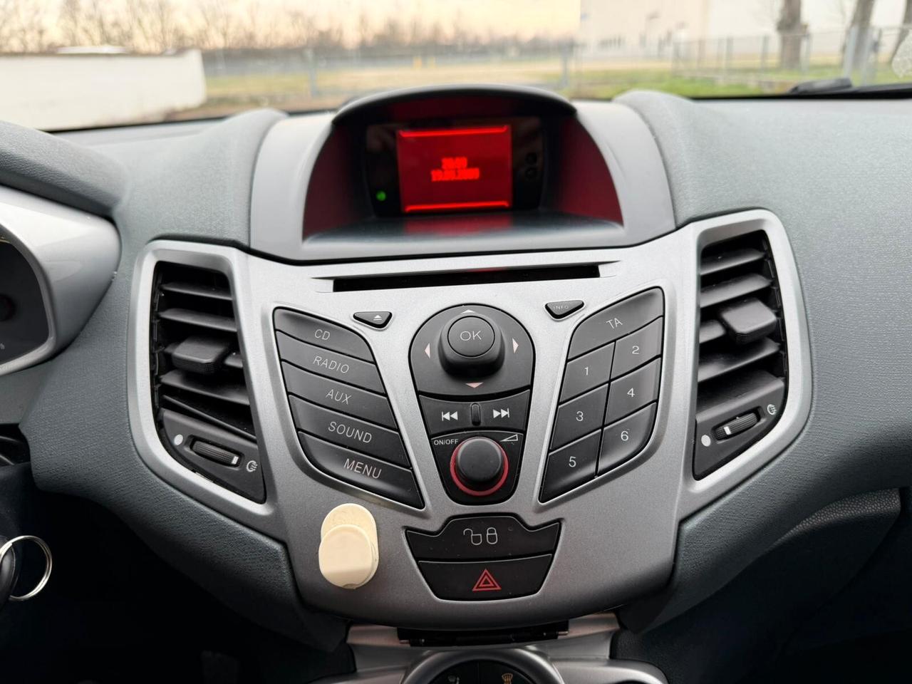 Ford Fiesta 1.4 5 porte GPL Titanium