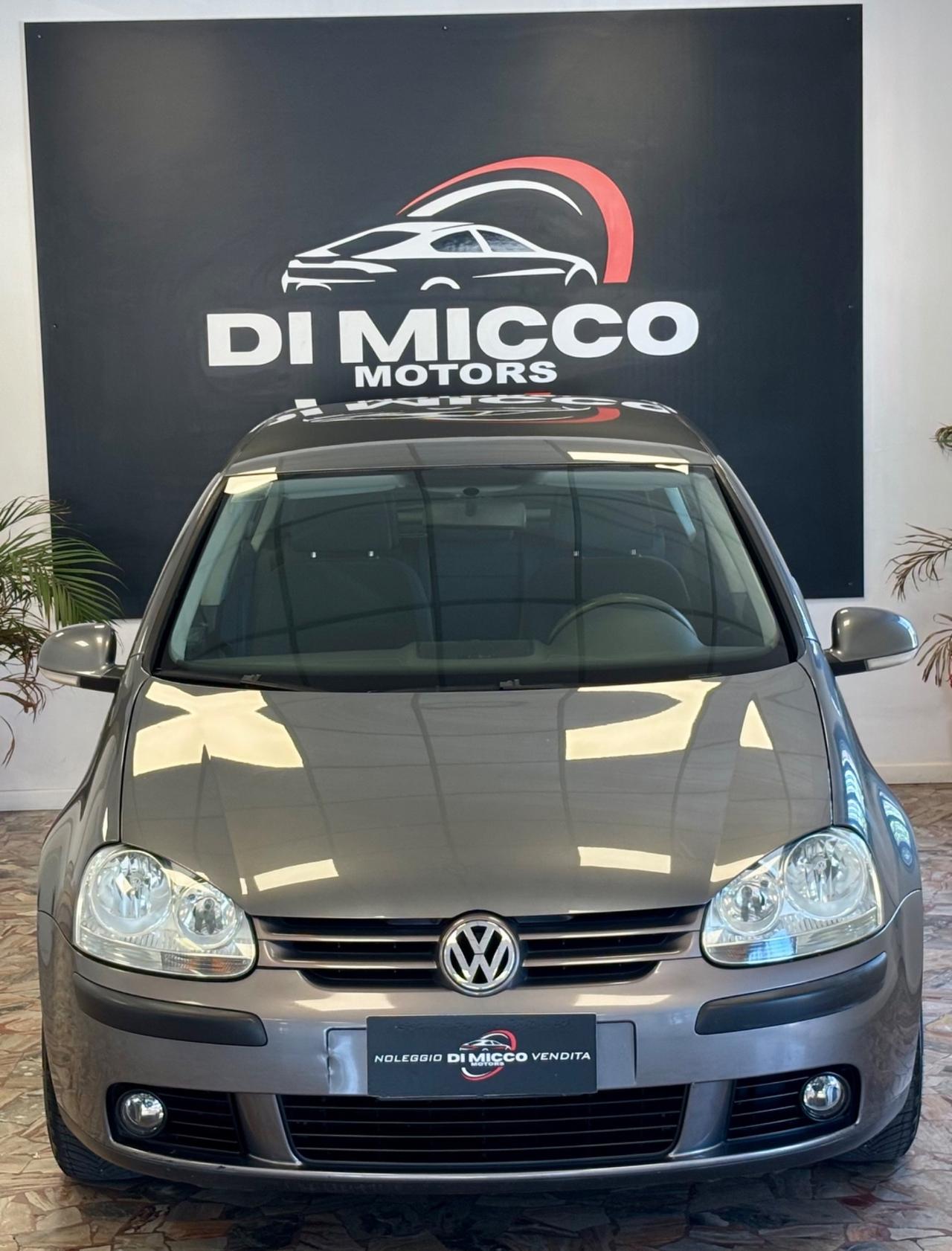 Volkswagen Golf 1.6 16V FSI 5p. Sportline