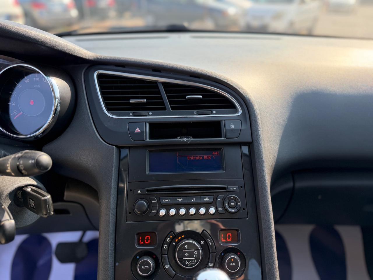 Peugeot 5008 1.6 e-HDi 112CV Stop&Start cambio robotizzato Tecno