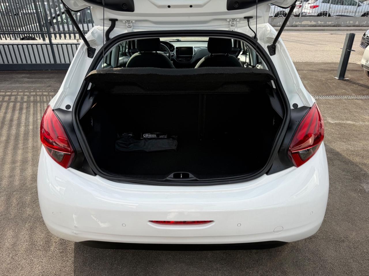 Peugeot 208 1.2 Benzina 82 5 porte Allure