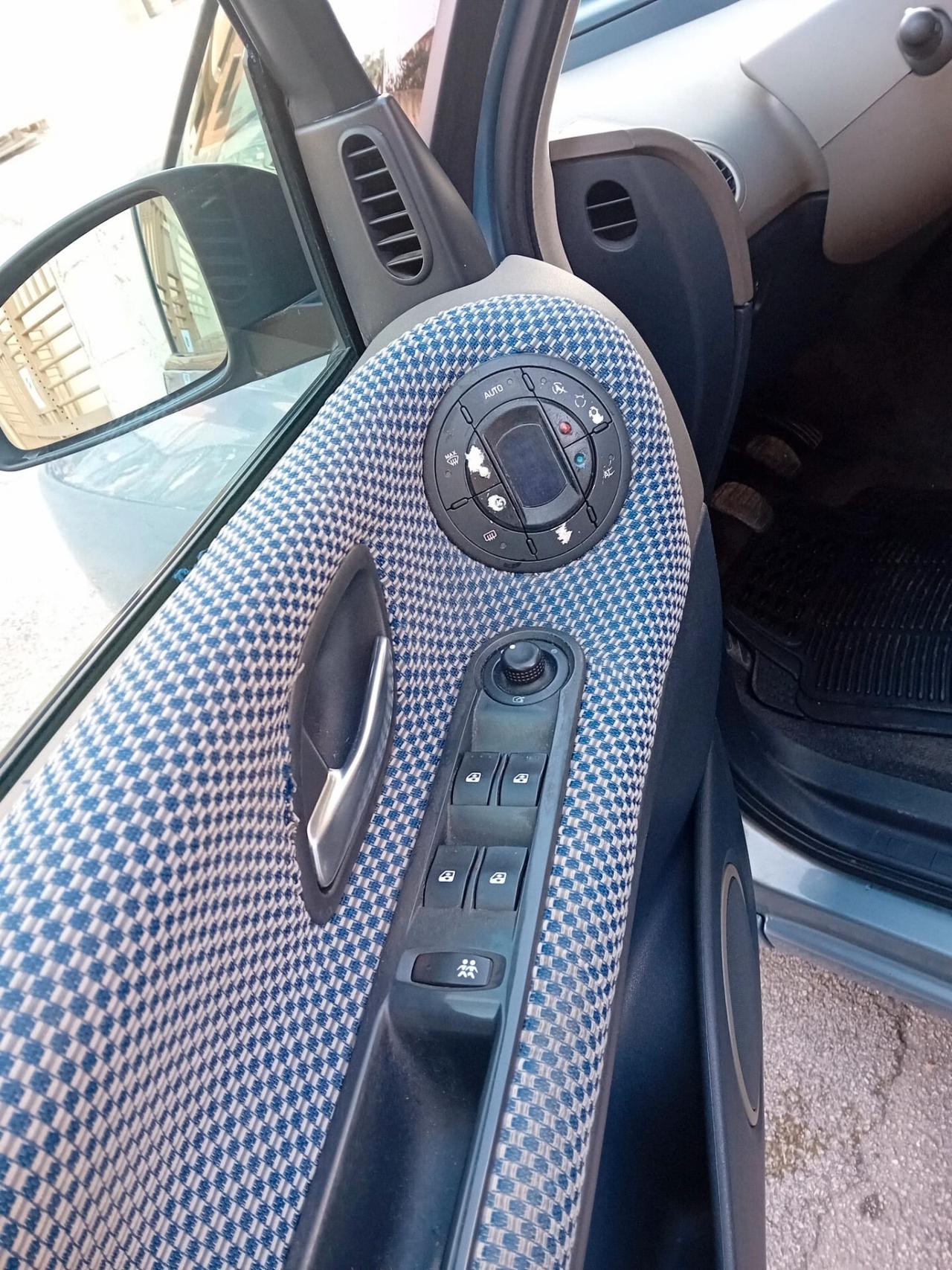 Renault Espace 1.9 dCi Expression 7 POSTI