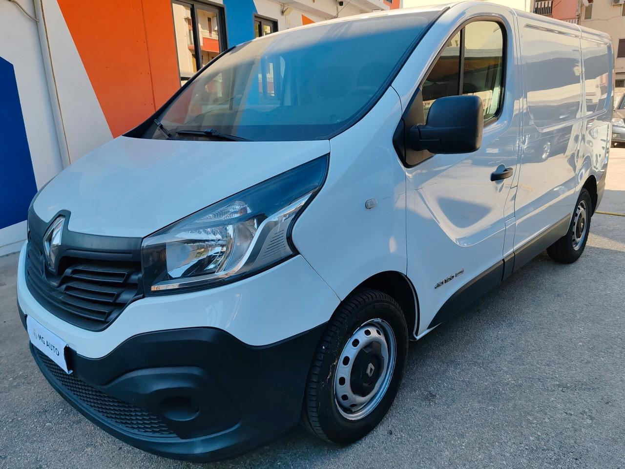RENAULT TRAFIC 3 POSTI