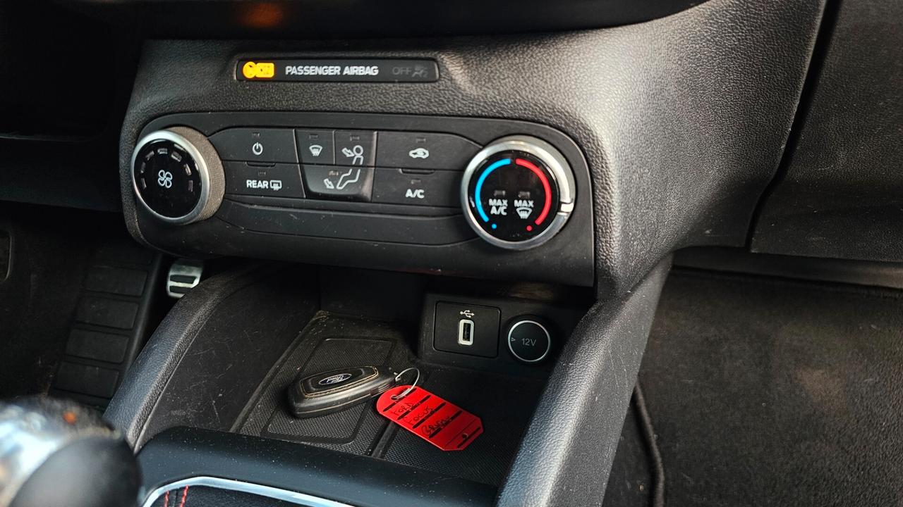 Ford Focus 1.5 diesel 120 CV 5p. ST-Line