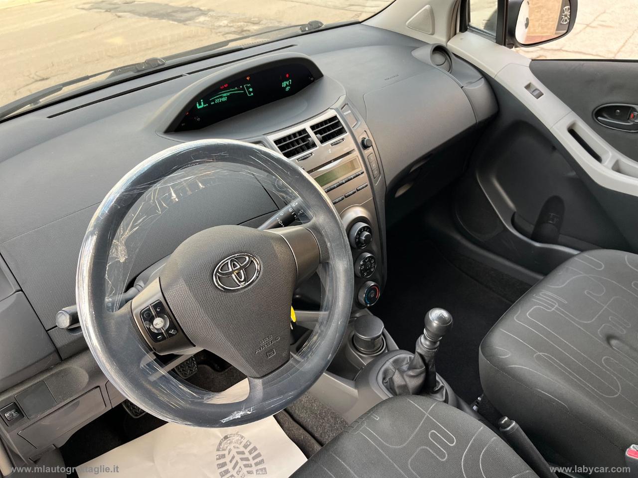 TOYOTA Yaris 1.4 D-4D 5p. Sol