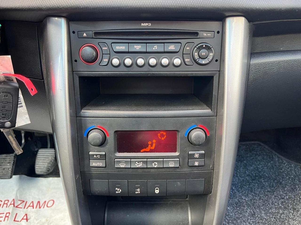 Peugeot 207 1.6 HDi TETTO PANORAMICO&GARANZIA