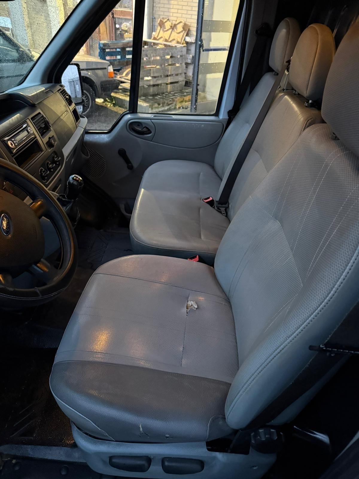 Ford Transit -GANCIO TRAINO - 160 KM