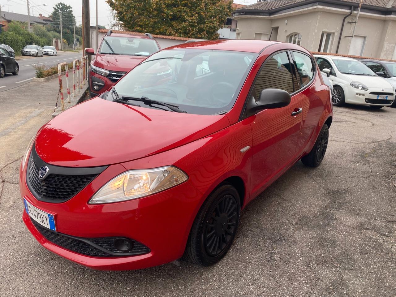 Lancia Ypsilon 1.2 69 CV 5 porte S&S Gold hybrid ecochic