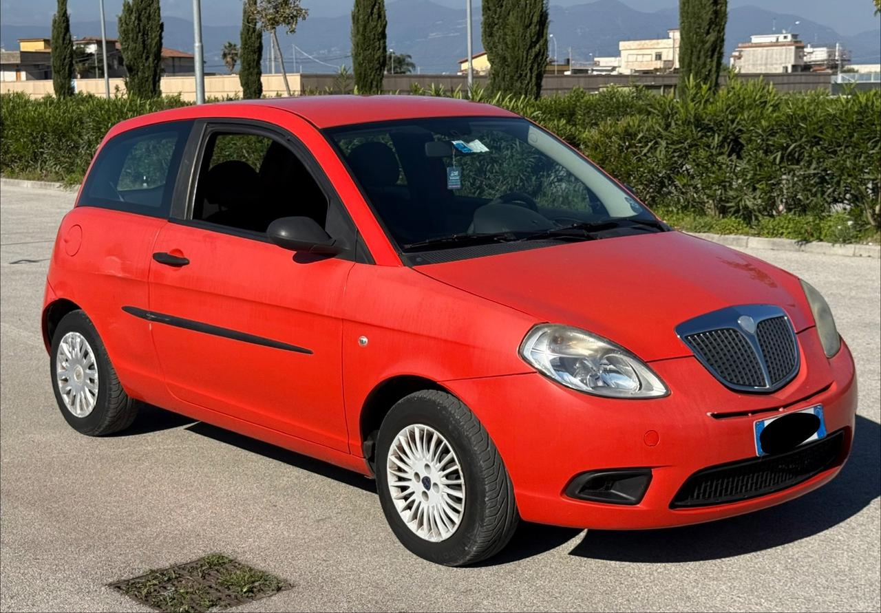 Lancia Ypsilon 1.2 Benzina 12 Mesi di garanzia