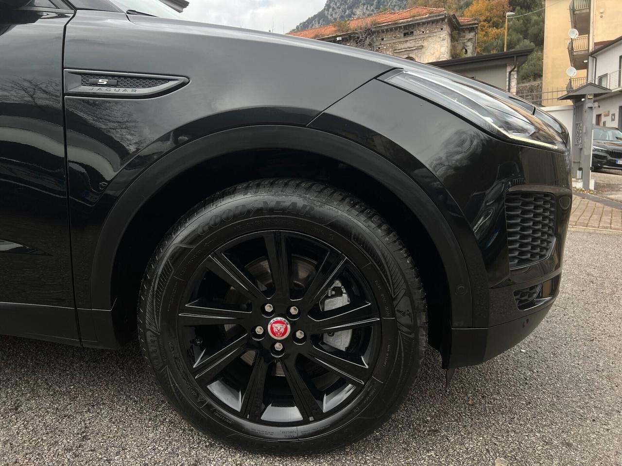 Jaguar E-Pace 2.0D 150 CV AWD EDITION BLACK FULL