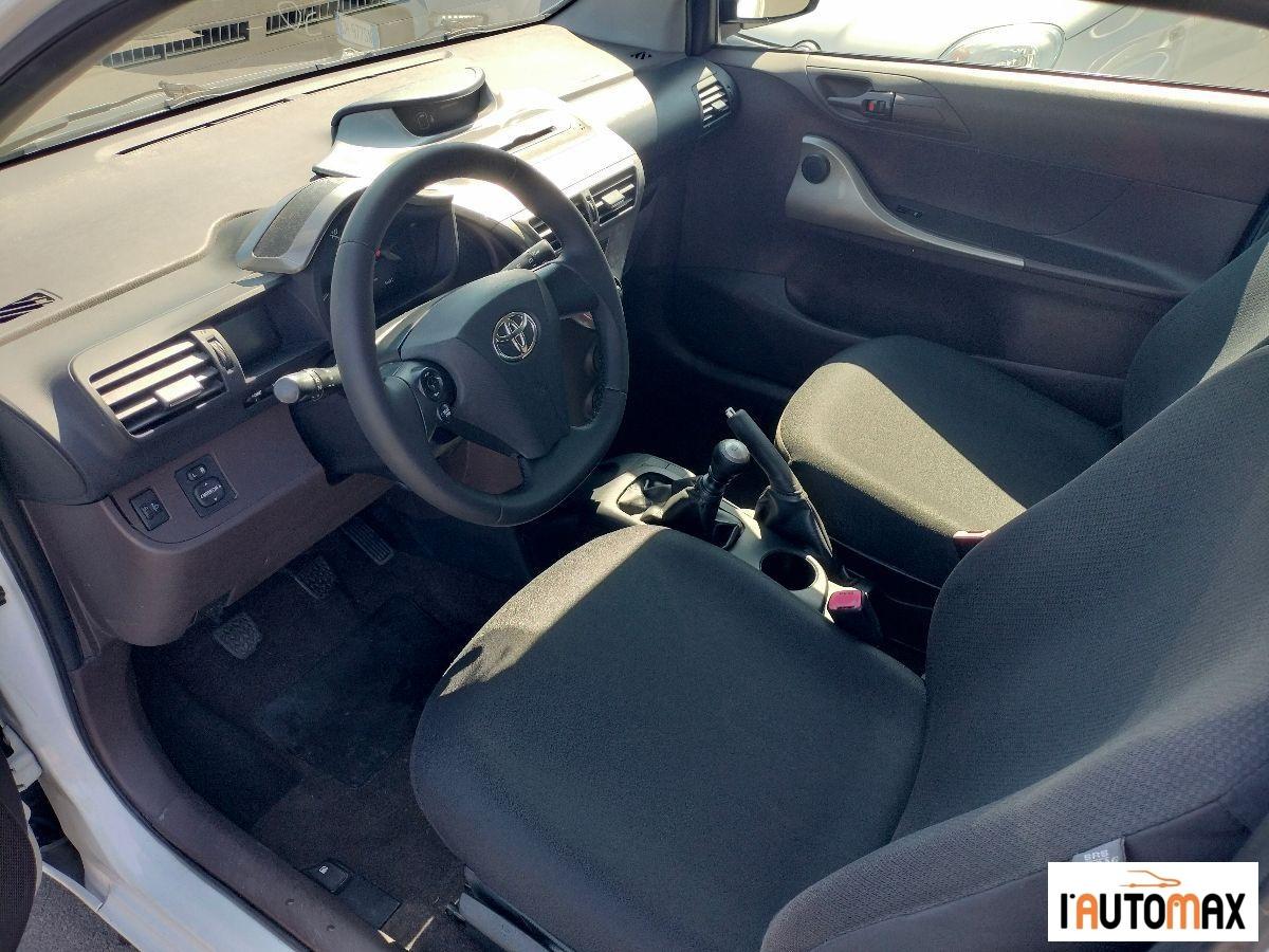 TOYOTA - iQ 1.0 Sol