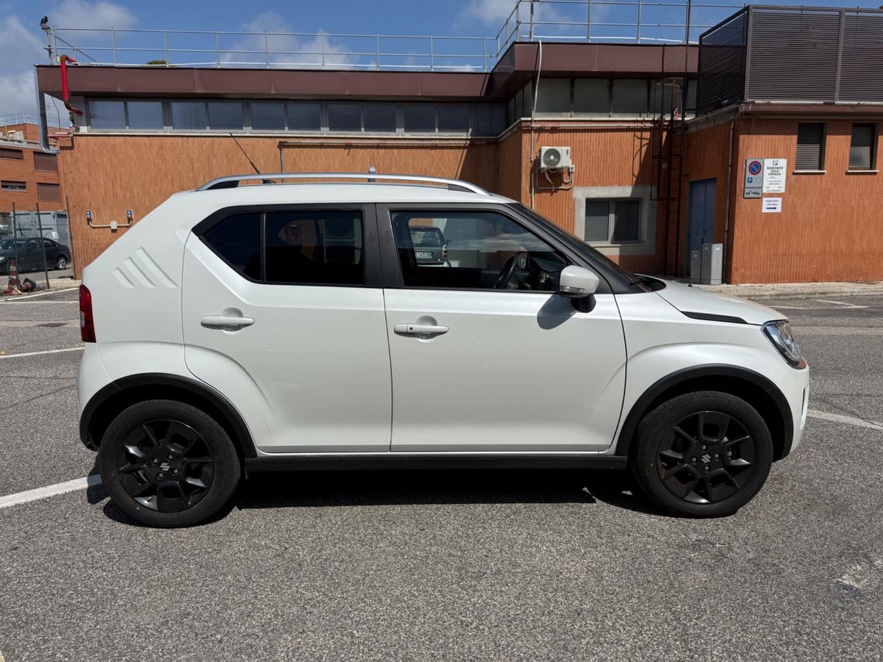 Suzuki Ignis 1.2 Hybrid Top