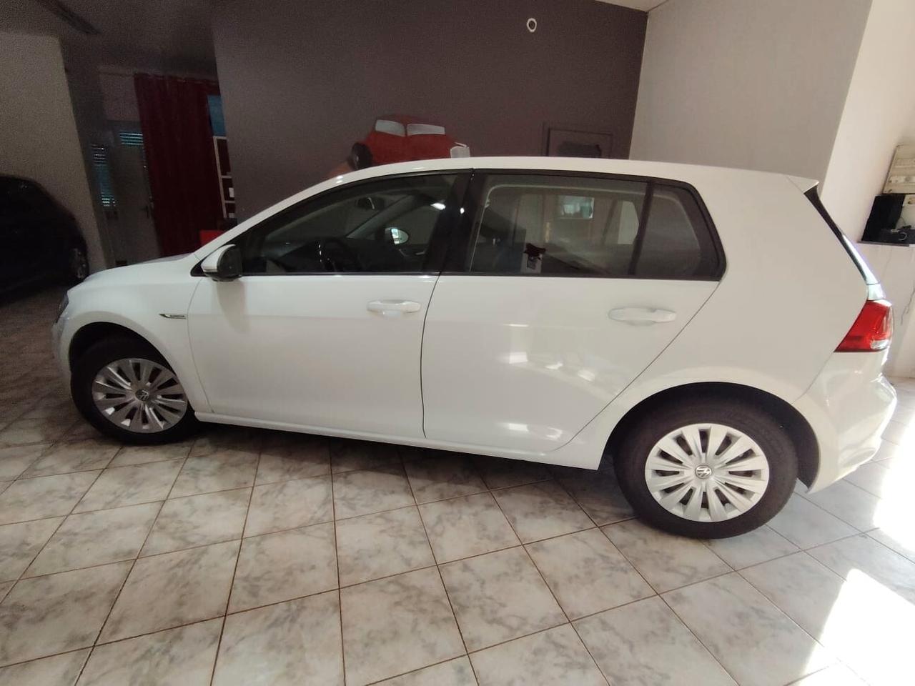 Volkswagen Golf 1.4 benzina metano