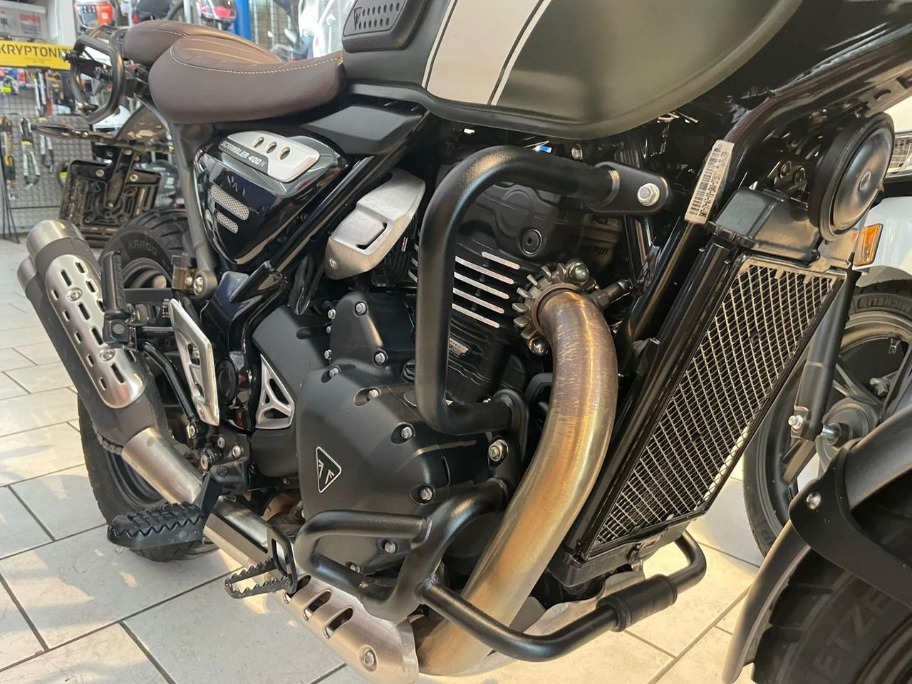 Triumph Scrambler 400 x