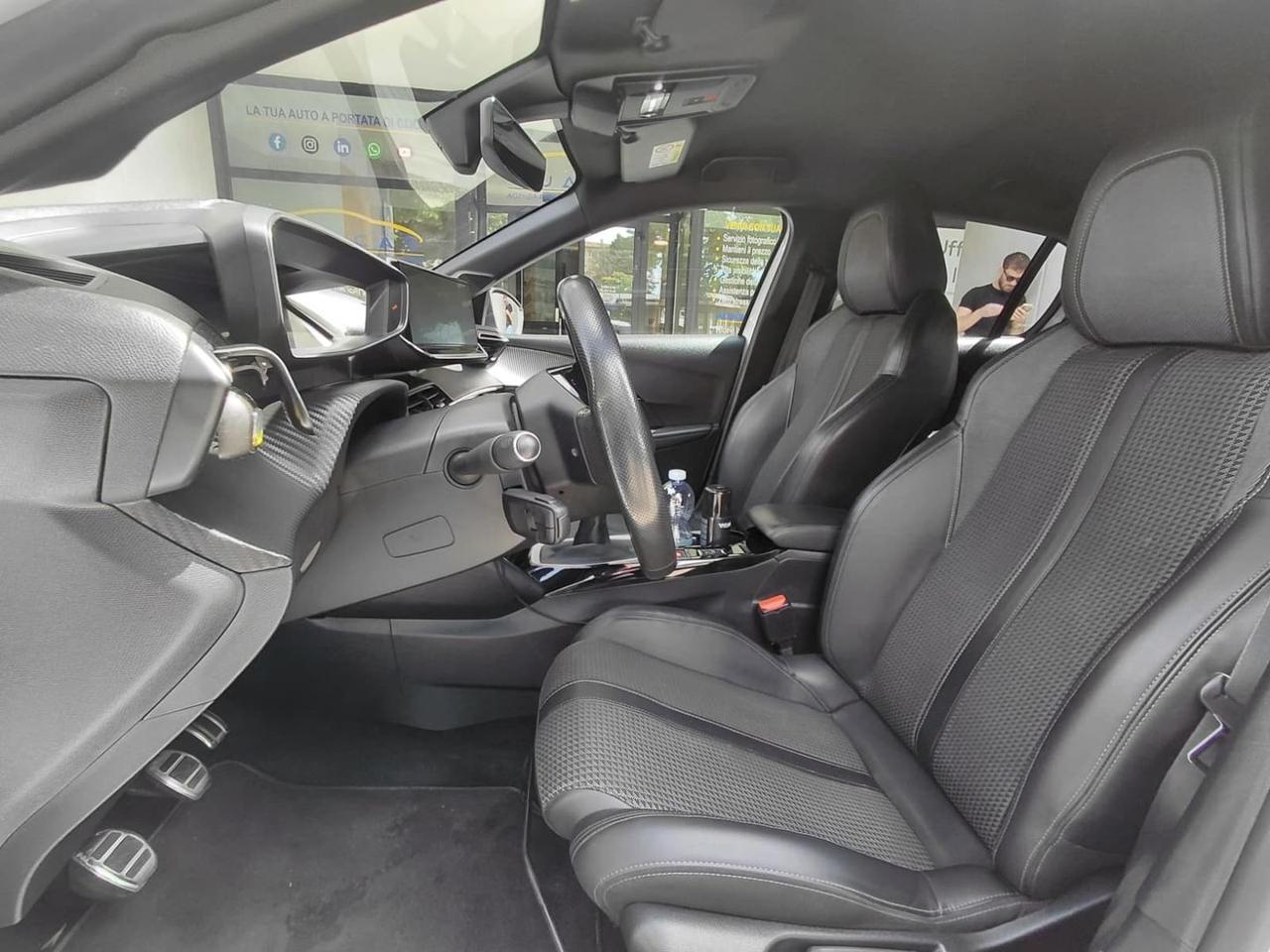 Peugeot 208 GT Line 1.5 Blue HDI 100 #11011
