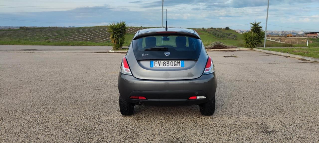 Lancia Ypsilon 0.9 TwinAir 85 CV 5 porte Metano Ecochic Gold
