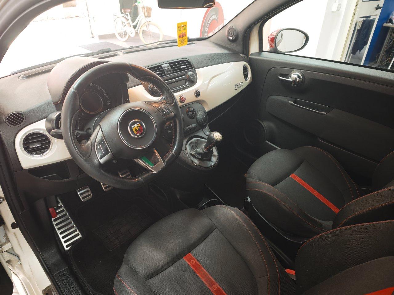 Abarth 500 1.4 16v turbo t-jet 135cv LEGGI