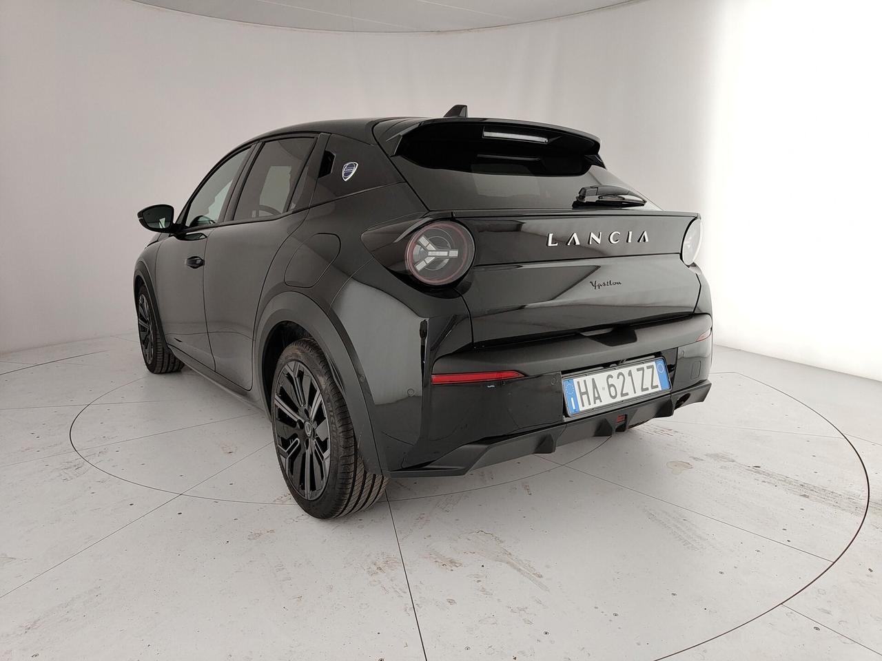 Lancia Ypsilon Hybrid e-DCT HF Line