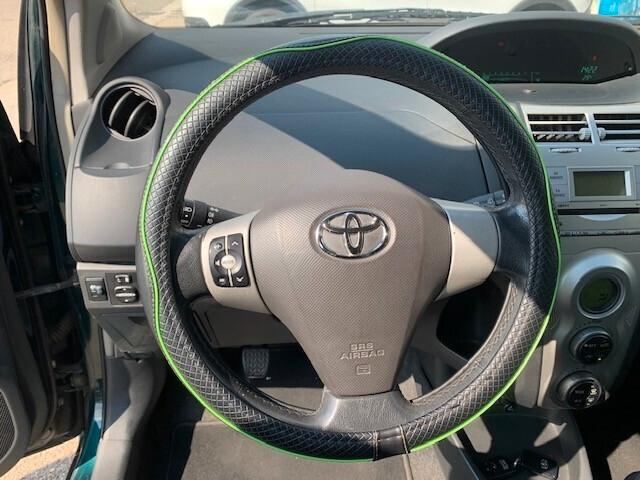 Toyota Yaris 1.0 Manuale NEOPATENTATI