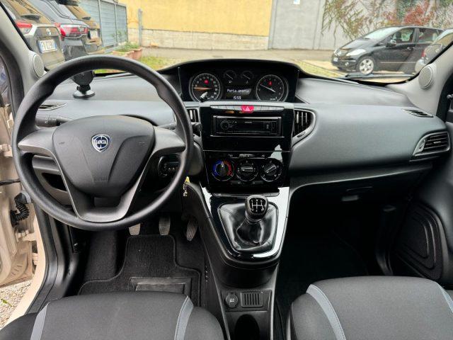 LANCIA Ypsilon 1.2 69 CV 5 porte Silver