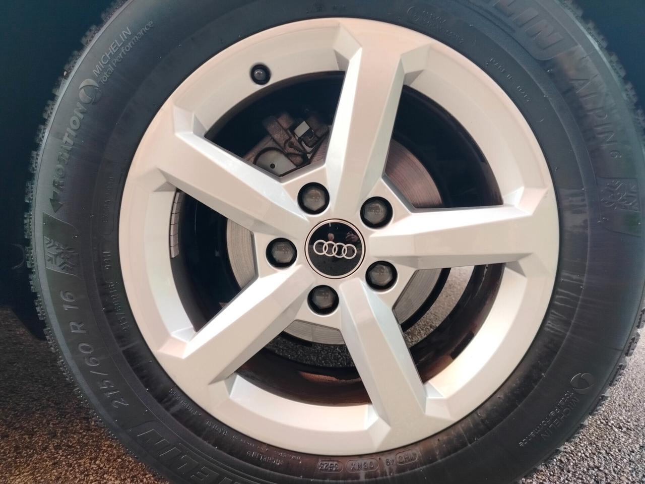 Audi Q2 35 TDI S tronic Business