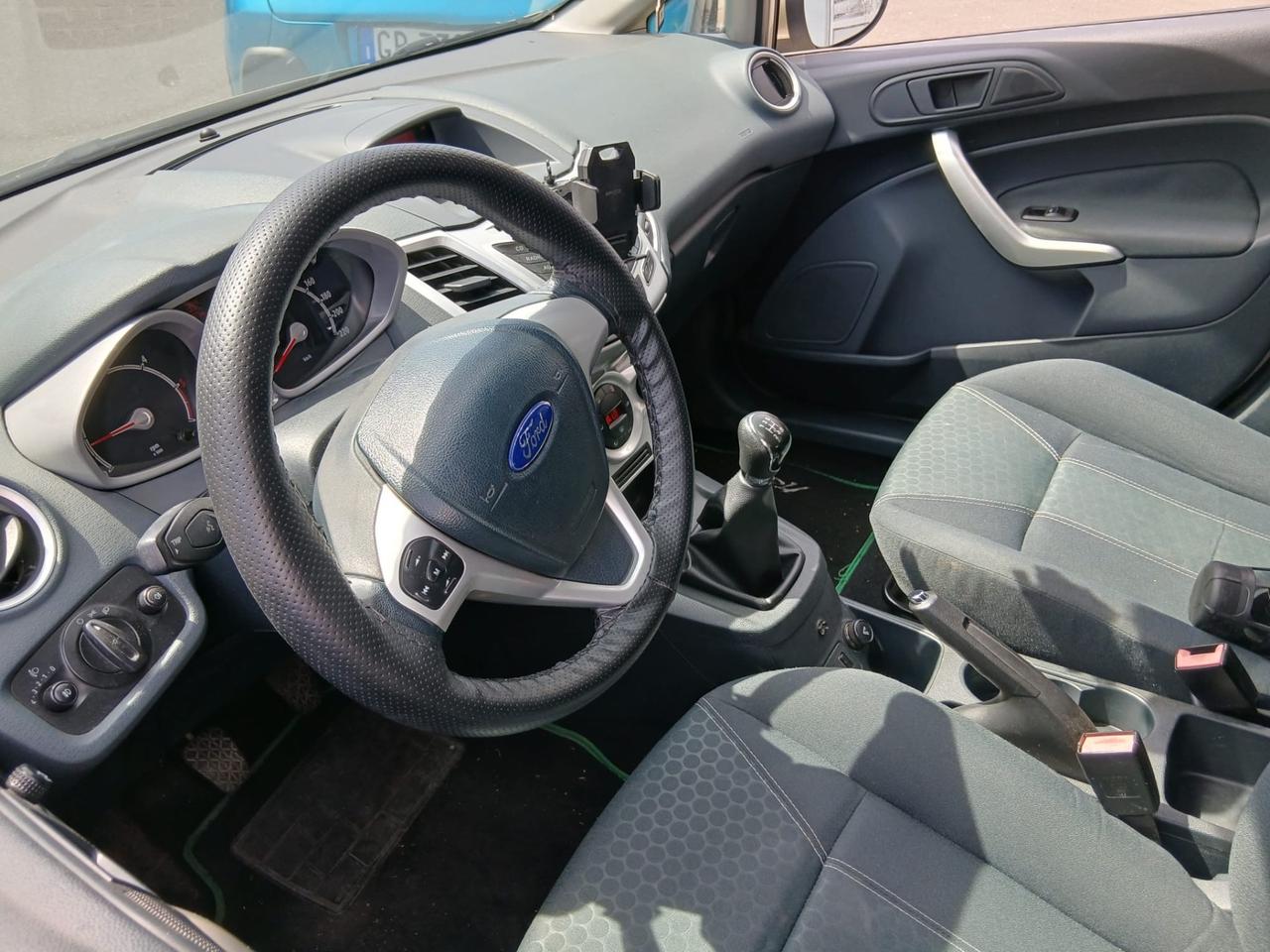 Ford Fiesta 1.4 TDCi FULL UFFICIAL FIAT TORINO LEGGI