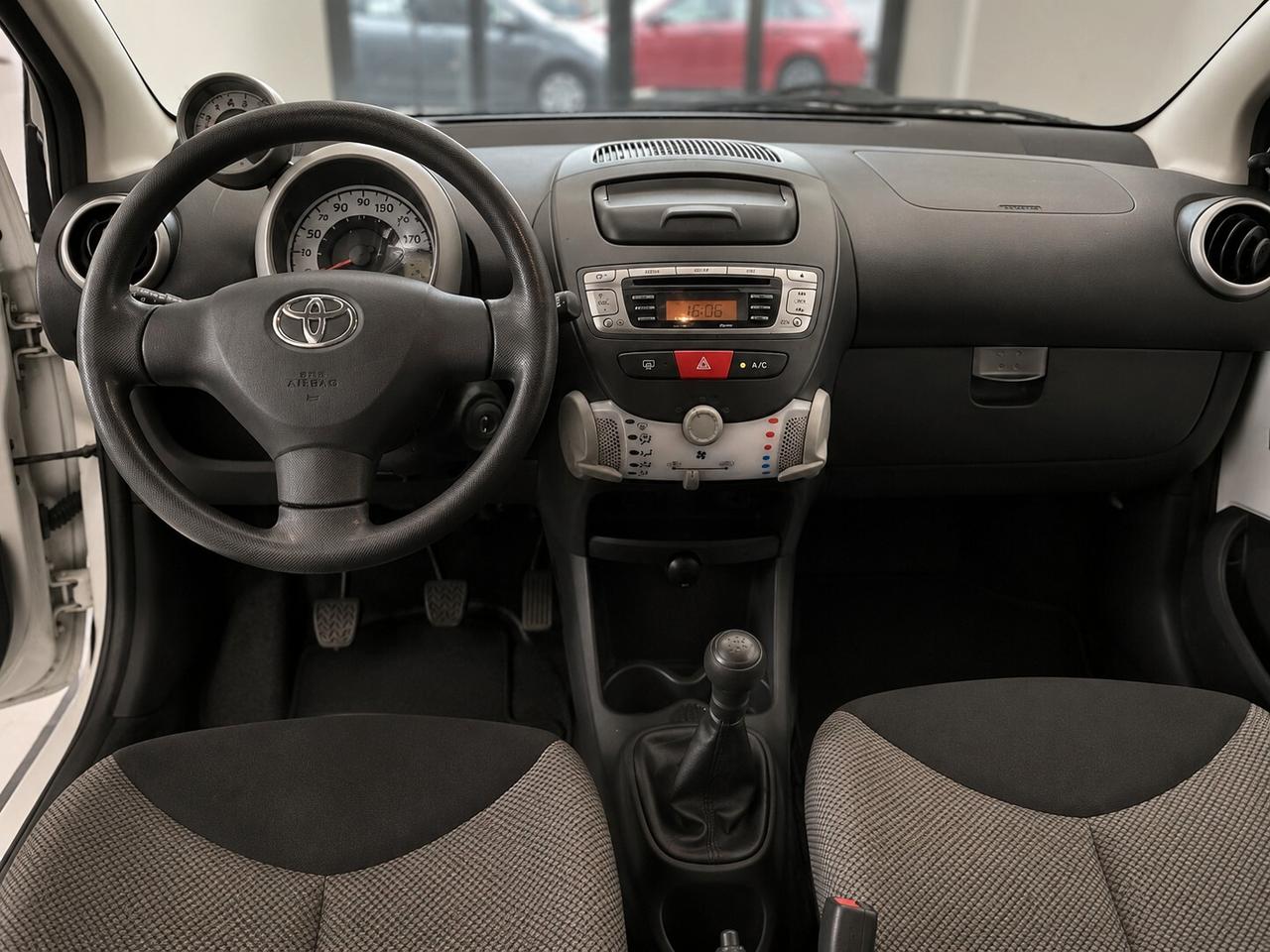 Toyota Aygo 1.0 12V VVT-i 5 porte Active Connect