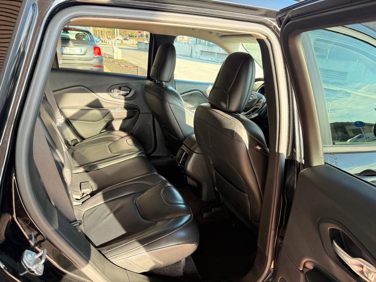 Jeep Cherokee 2.2 Mjt II 4WD Active Drive I Night Eagle