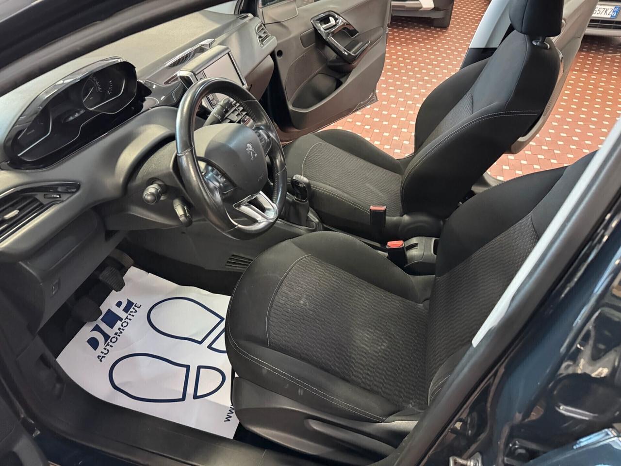 Peugeot 208 PureTech 82 5 porte Allure - NEOPATENTATI
