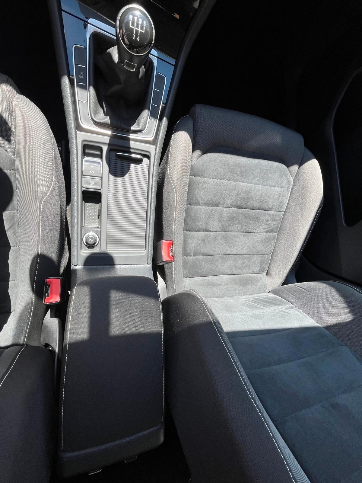 Volkswagen Golf 1.6 TDI 5p. Highline BlueMotion Technology