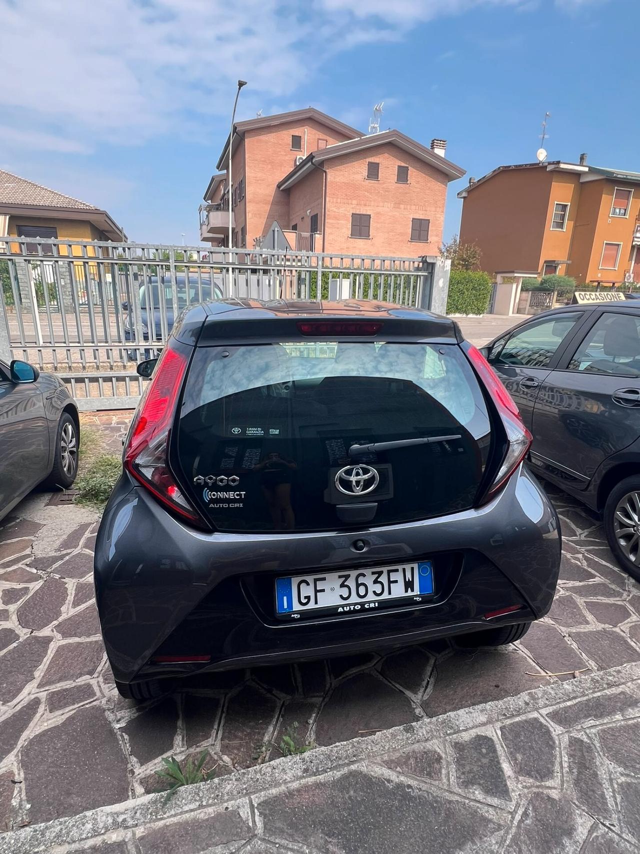 Toyota Aygo Connect 1.0 VVT-i 72 CV 5 porte x-play