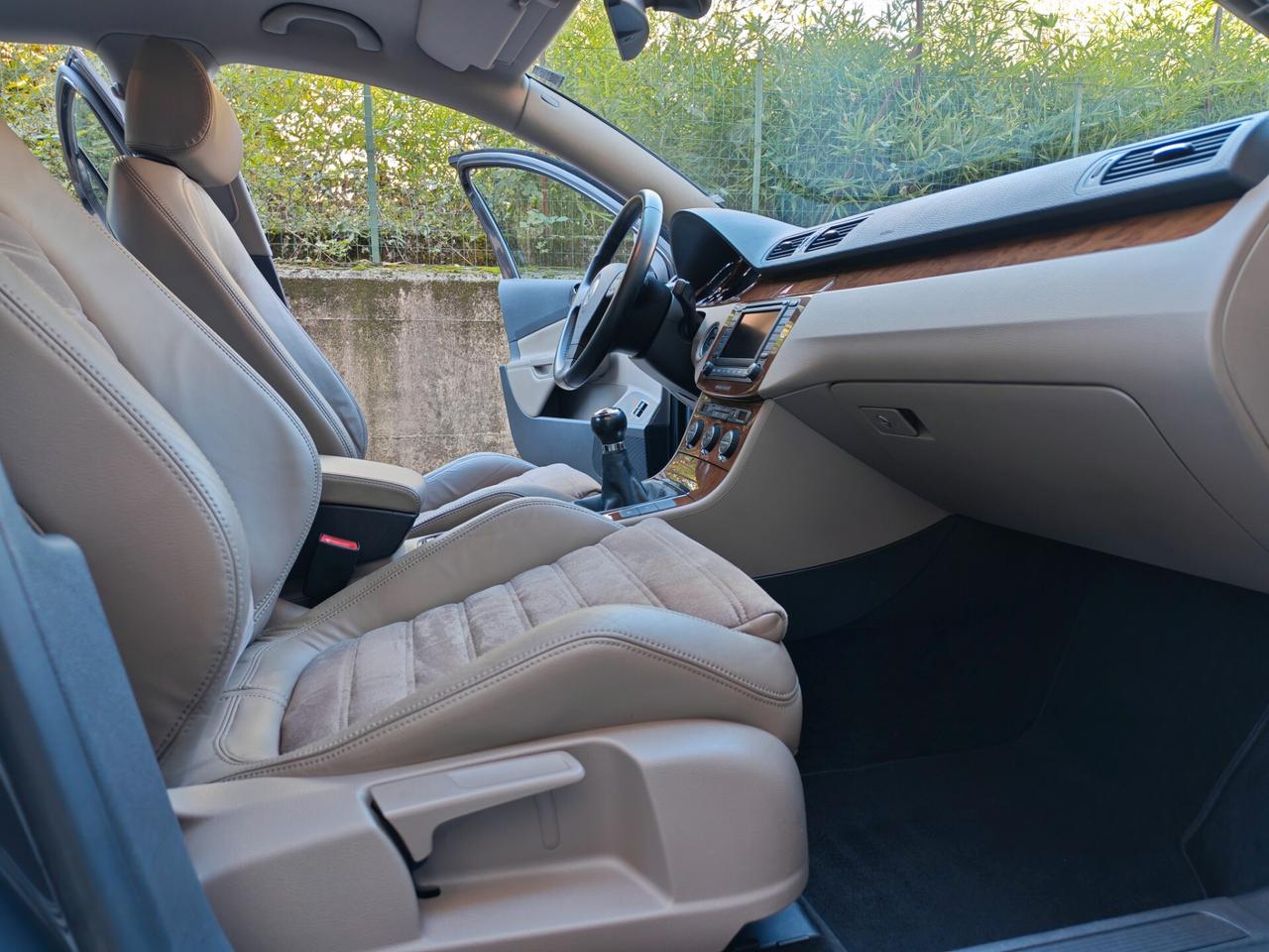Volkswagen Passat 2.0 BENZINA 150cv / SERVICE / Unipro