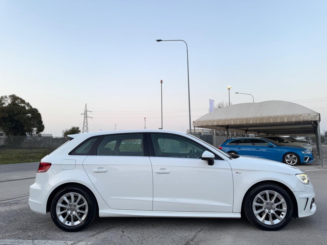 AUDI A3 Sportback 1.6 Tdi Admired S-LINE-Led Navi