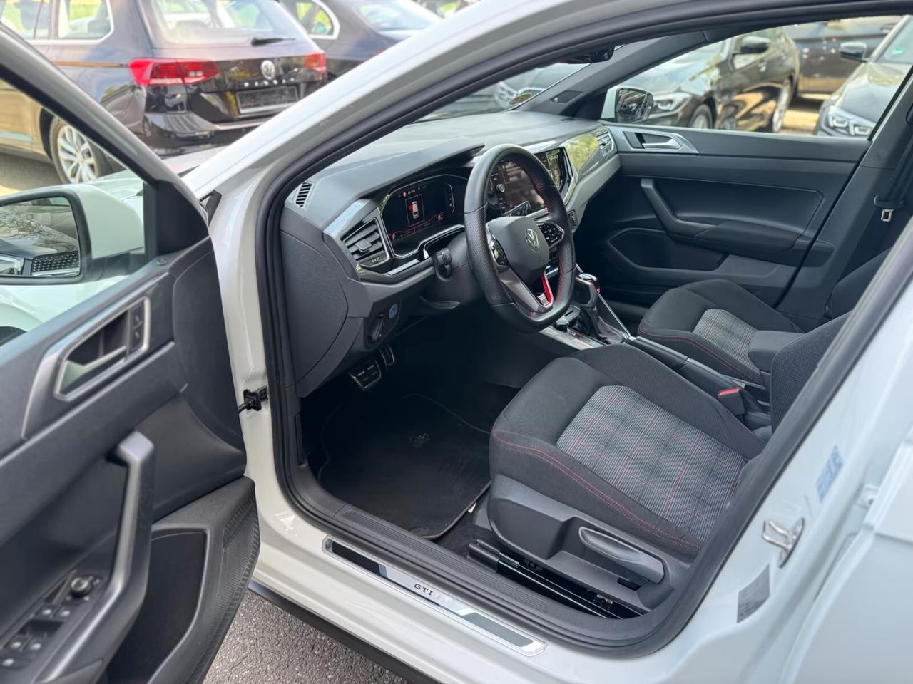 Volkswagen Polo GTI NAVI - CAMERA