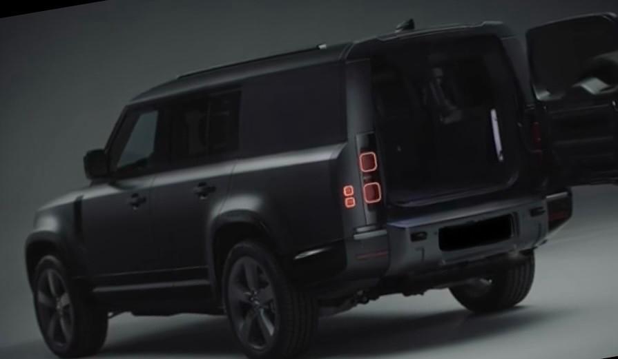 Land Rover Defender 130 300 CV Outbound