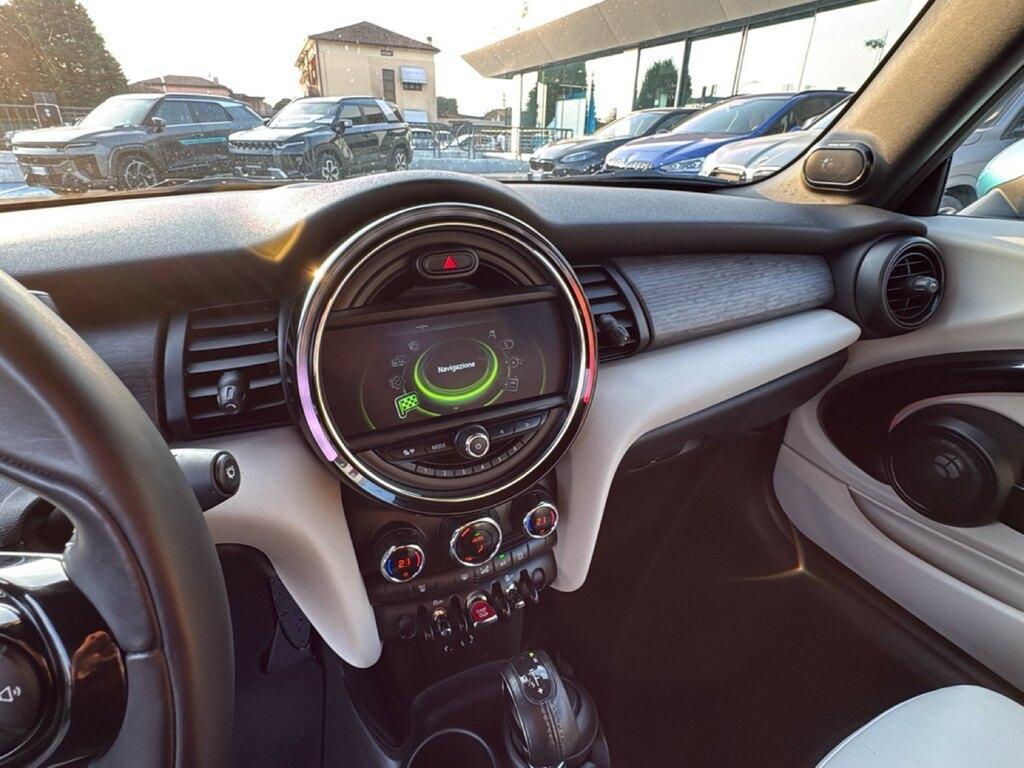 Mini Cooper D Cabrio 1.5 Cooper D Auto