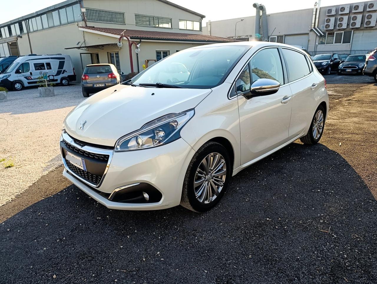 Peugeot 208 1.2 puretech Allure 82cv 5p