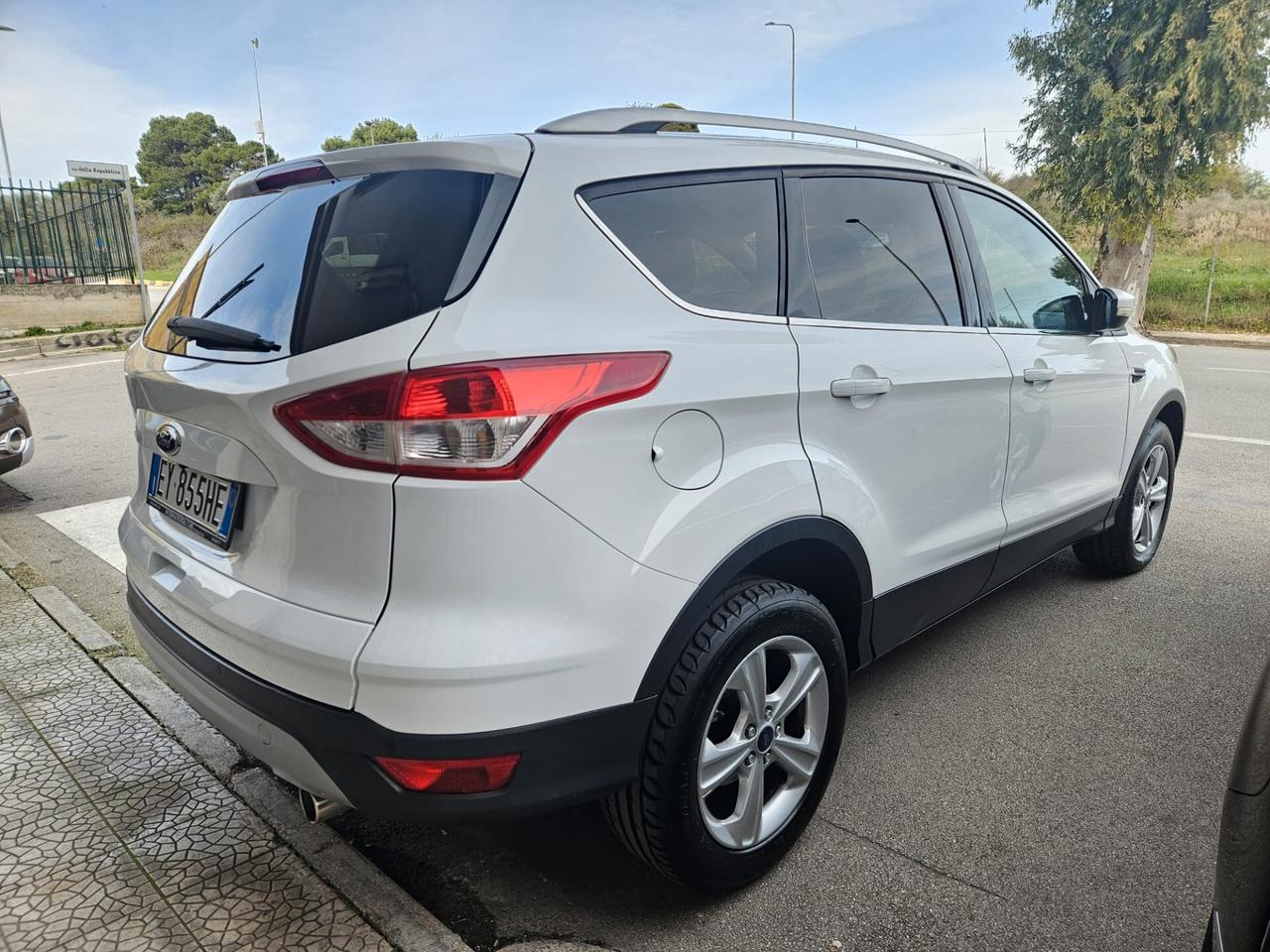 Ford Kuga 2WD 2.0 88kw 120cv FULL
