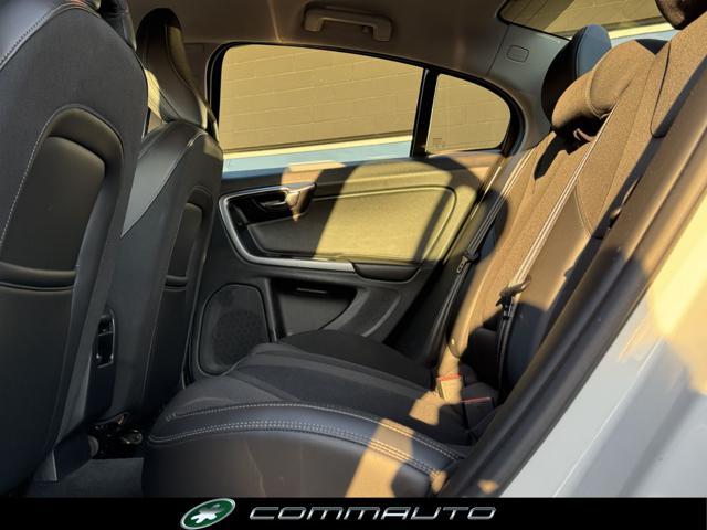 VOLVO S60 Cross Country D3 Geartronic Summum