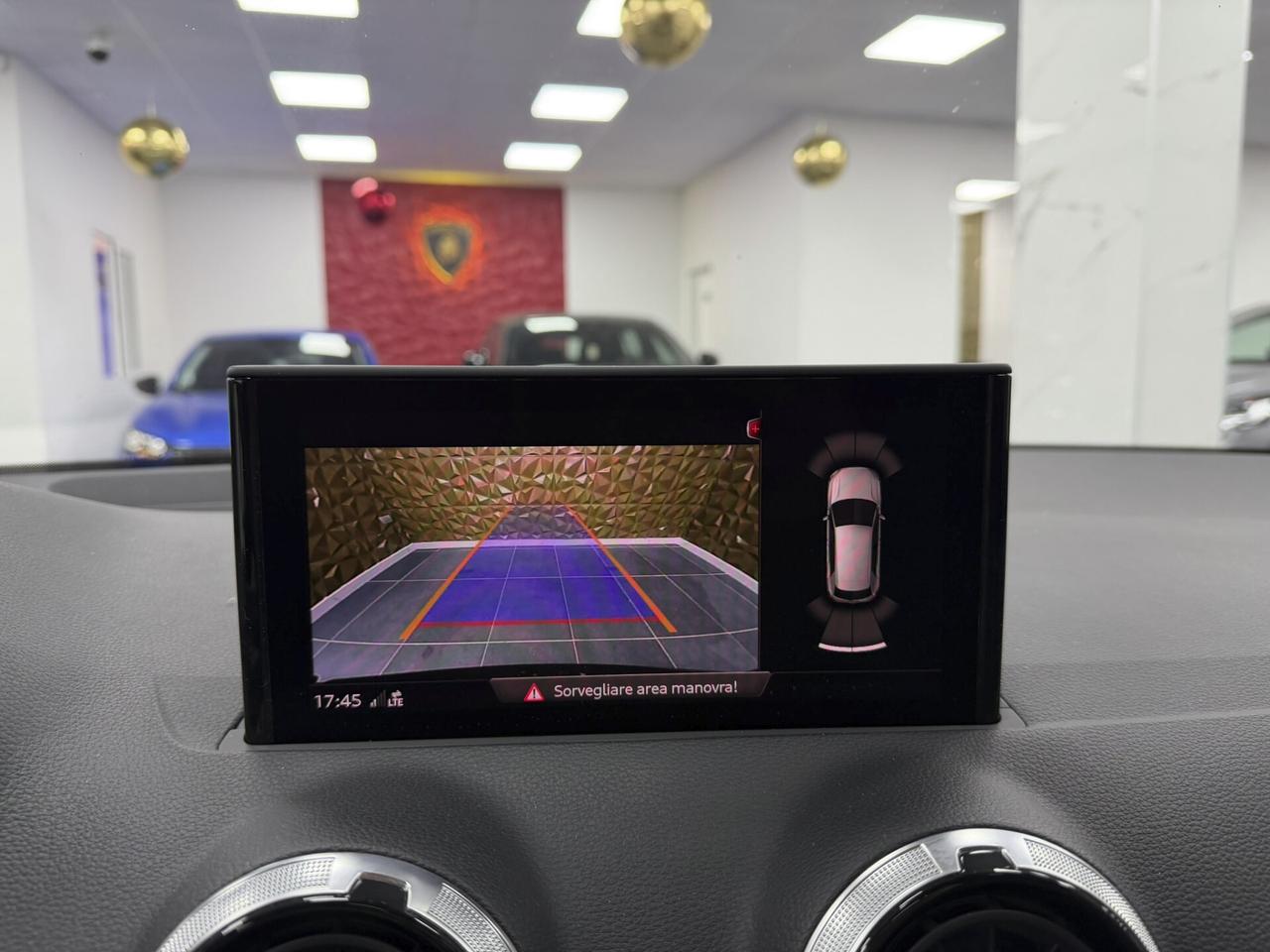 Audi Q2 30 TDI Identity Black S-LINE