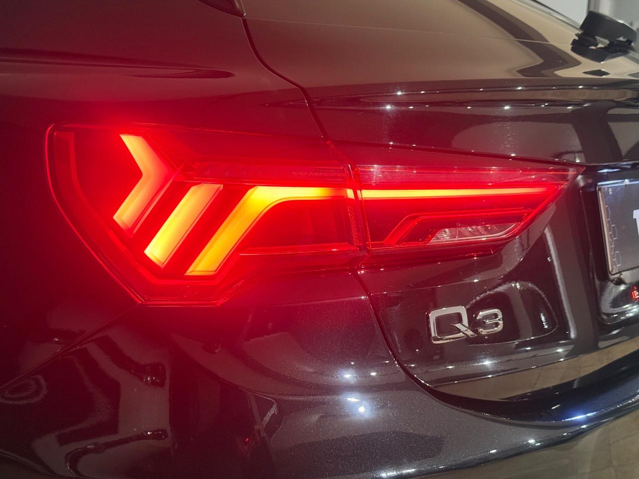 Audi Q3 35 TDI S tronic S-LINE edition