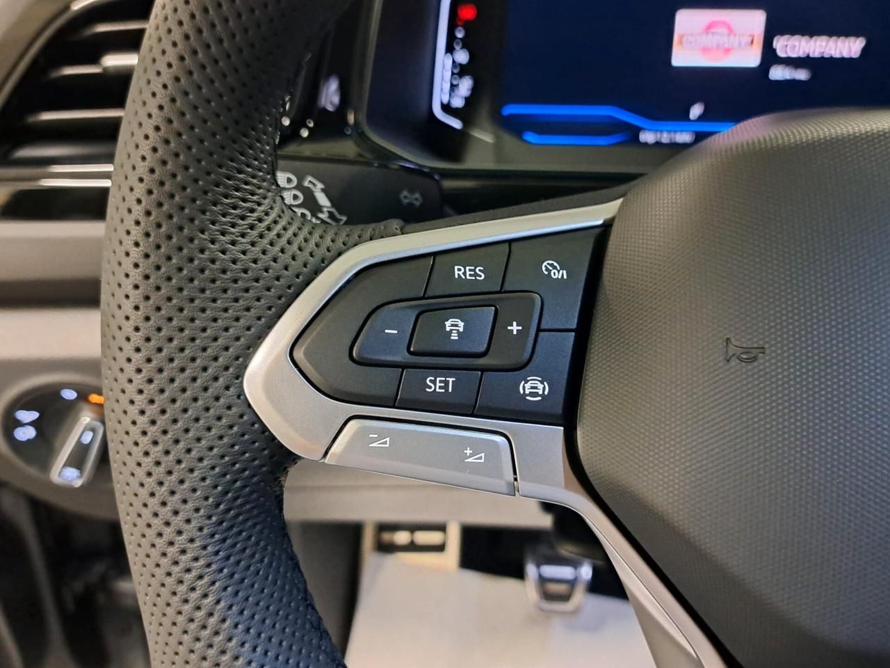 Volkswagen T-Roc 1500 TSI ACT R-Line Plus OPACA