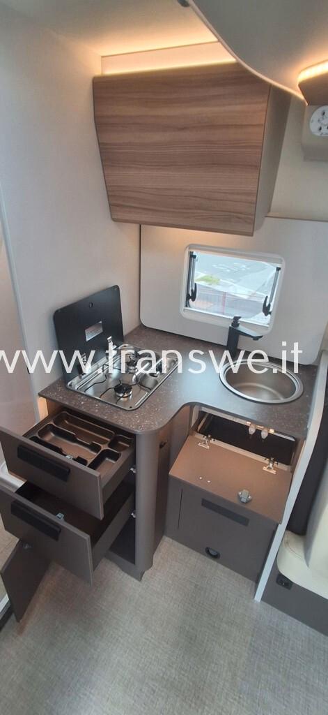Bürstner B66 732TD Letto centrale nautico con cambio automatico