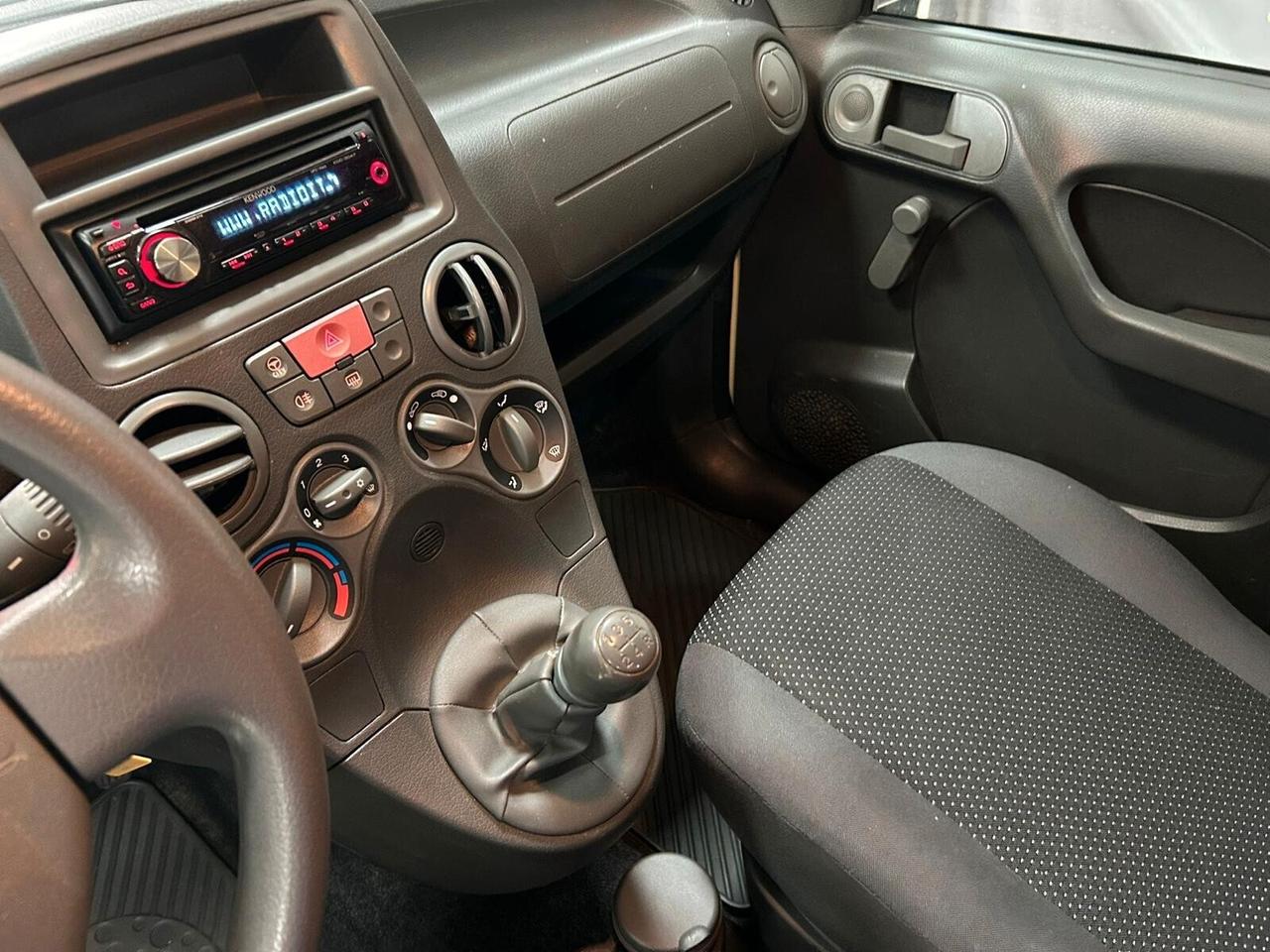 FIAT PANDA 1.1 – ANNO 2010 – SOLO 63.500 KM – GARANZIA 12 MESI