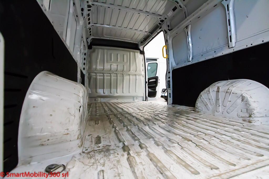 Peugeot Boxer 335 L3H2 2.2 BlueHDi 140cv S&S
