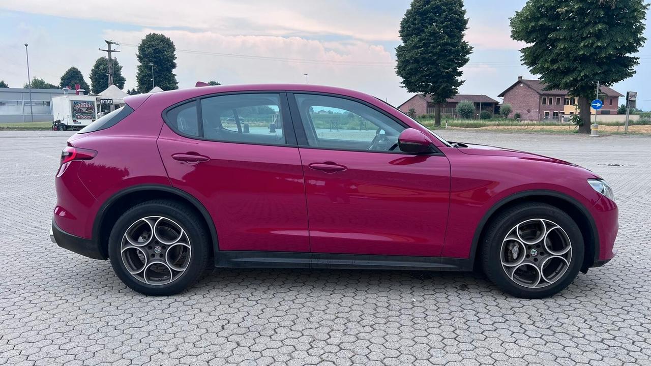 Alfa Romeo Stelvio 2.2 Turbodiesel 150 CV AT8 RWD Business
